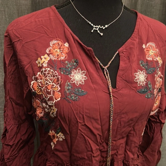 Red Chelsea & Violet Blouse - Picture 2 of 5